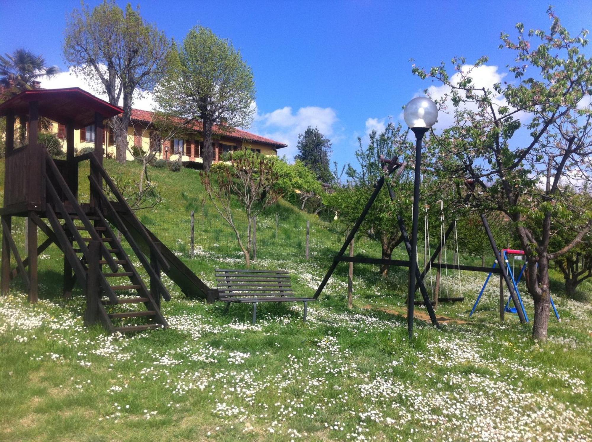 Agriturismo Tre Tigli Асти Екстериор снимка